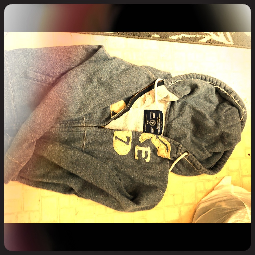 American eagle sweatshirt
